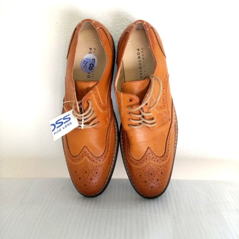 New. Perry Ellis men's leather shoes.